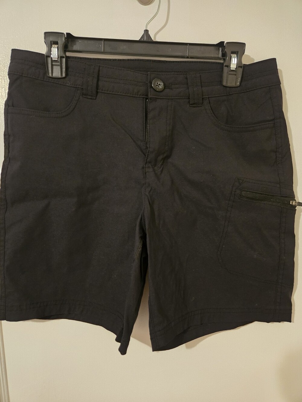 Womens Size 8. Eddie Brauer Shorts